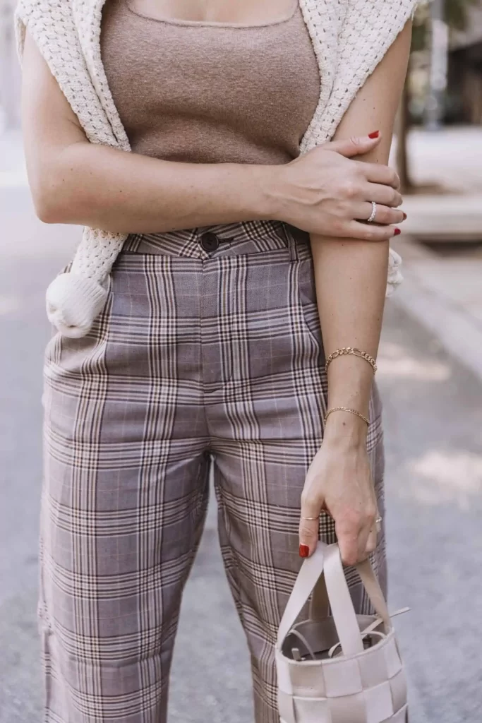 Casual plaid pants outfit