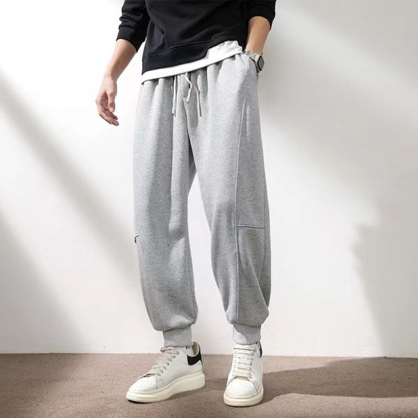 baggy sweatpants