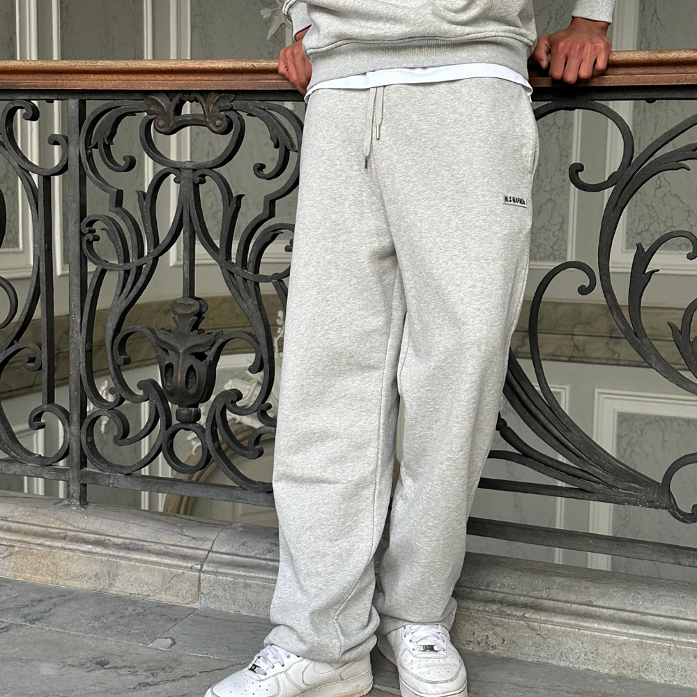 loose fit sweatpants